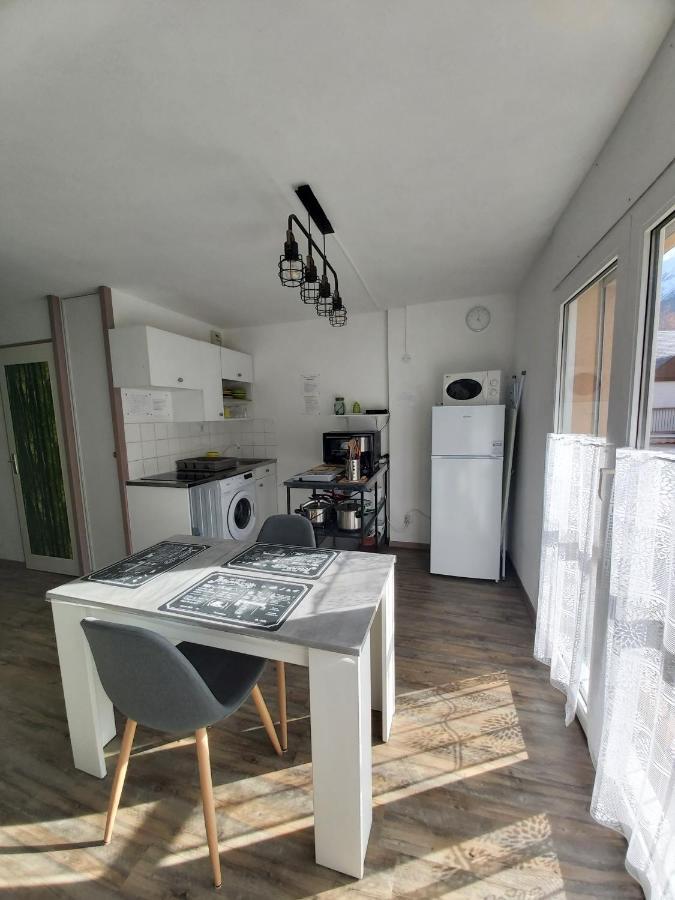 Luz St Sauveur, 3 Personnes, Superbe Vue Montagne, Expose Sud, Tres Calme